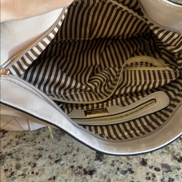 Large cream beige handbag purse - Picture 6 of 6